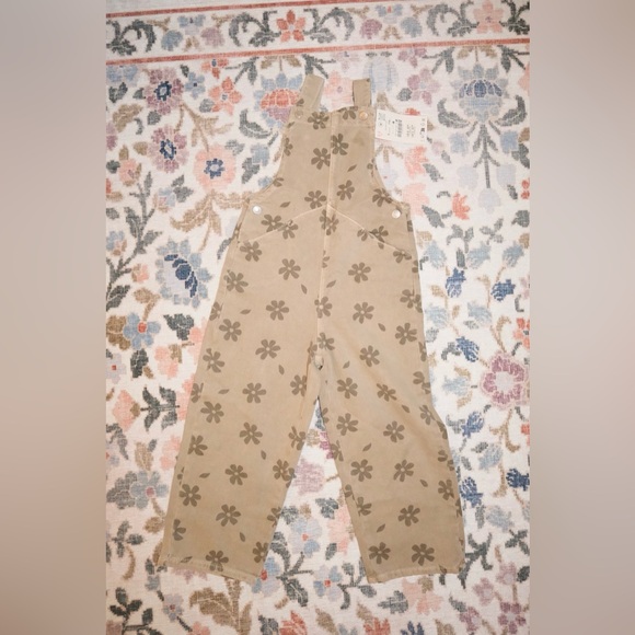 Zara Green Floral Overalls - Picture 2 of 8